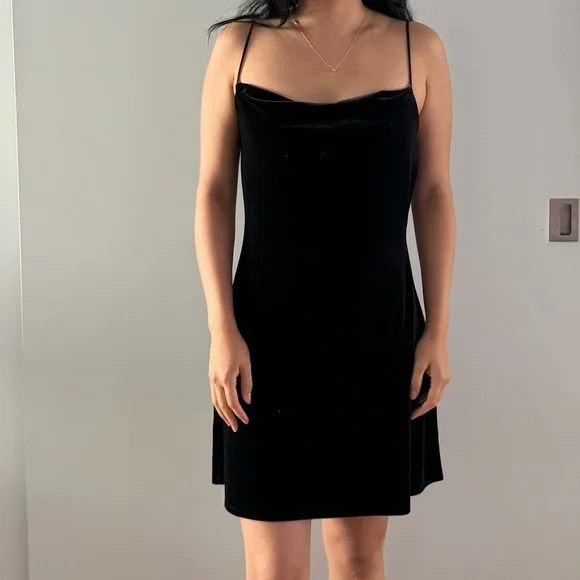 Little black dress - Picture 2 of 3
